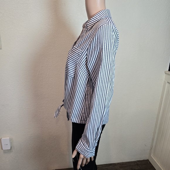 Michael Kors Blouse Striped Black White Tie Front Shirt Size Medium Pockets Fron - Picture 7 of 11